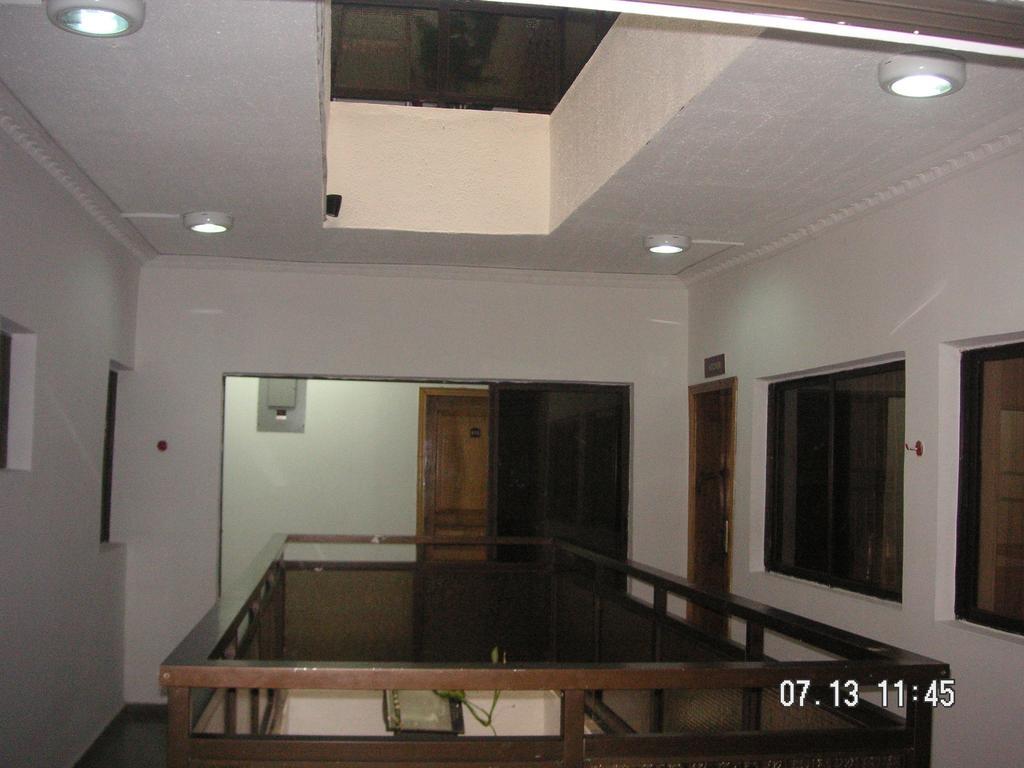 לגוס The Habitat Suites International מראה חיצוני תמונה